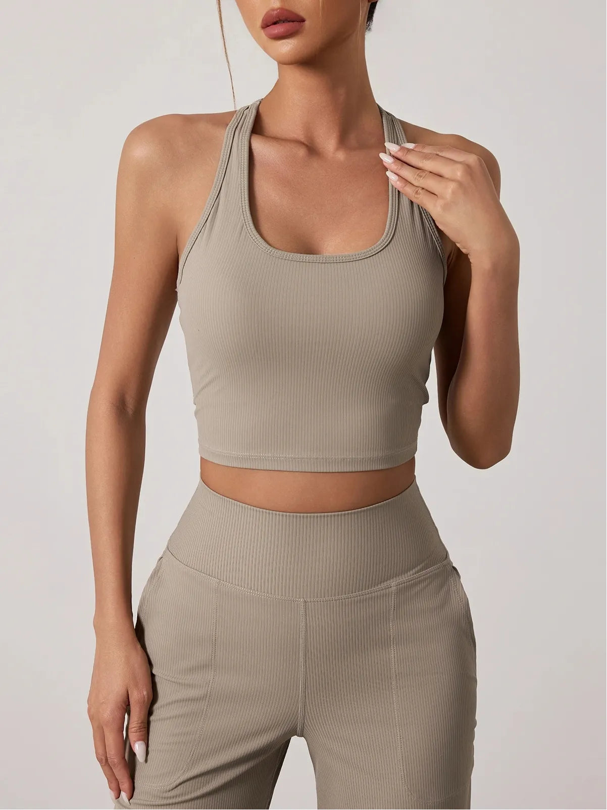 Fitness Short and Tight-fitting Tank Top for Women